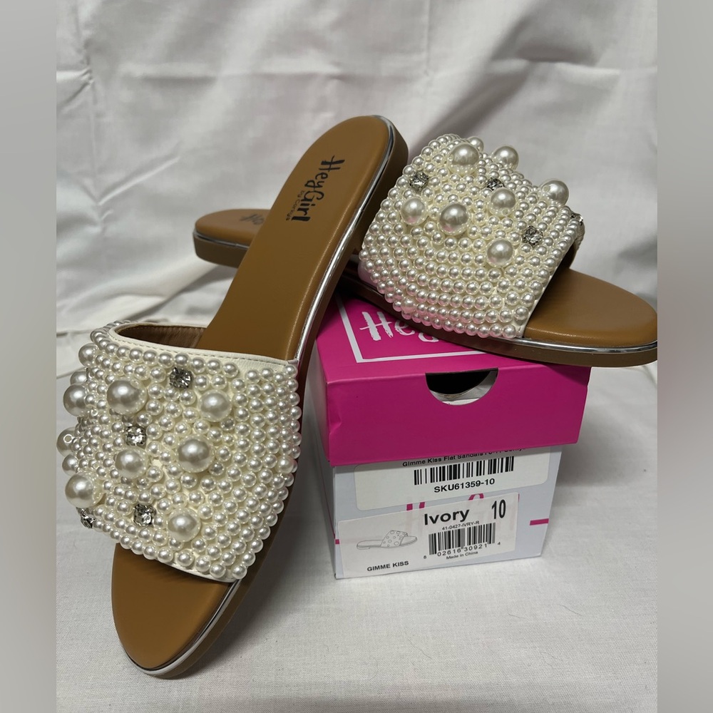 Hey Girl Pearl and Rhinestone Flat Sandals size 10